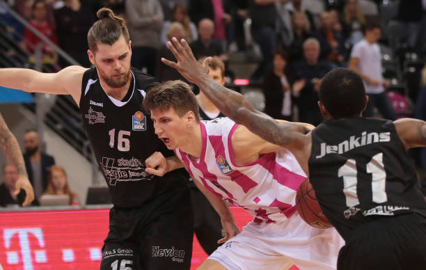 使得球队在 使得球队在